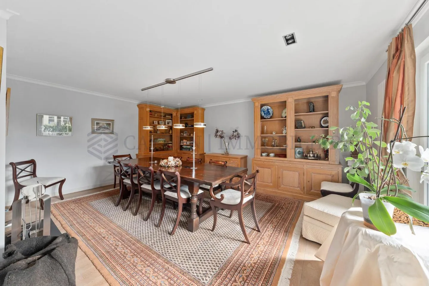 Large fully renovated individual villa - Photo 11 of 13