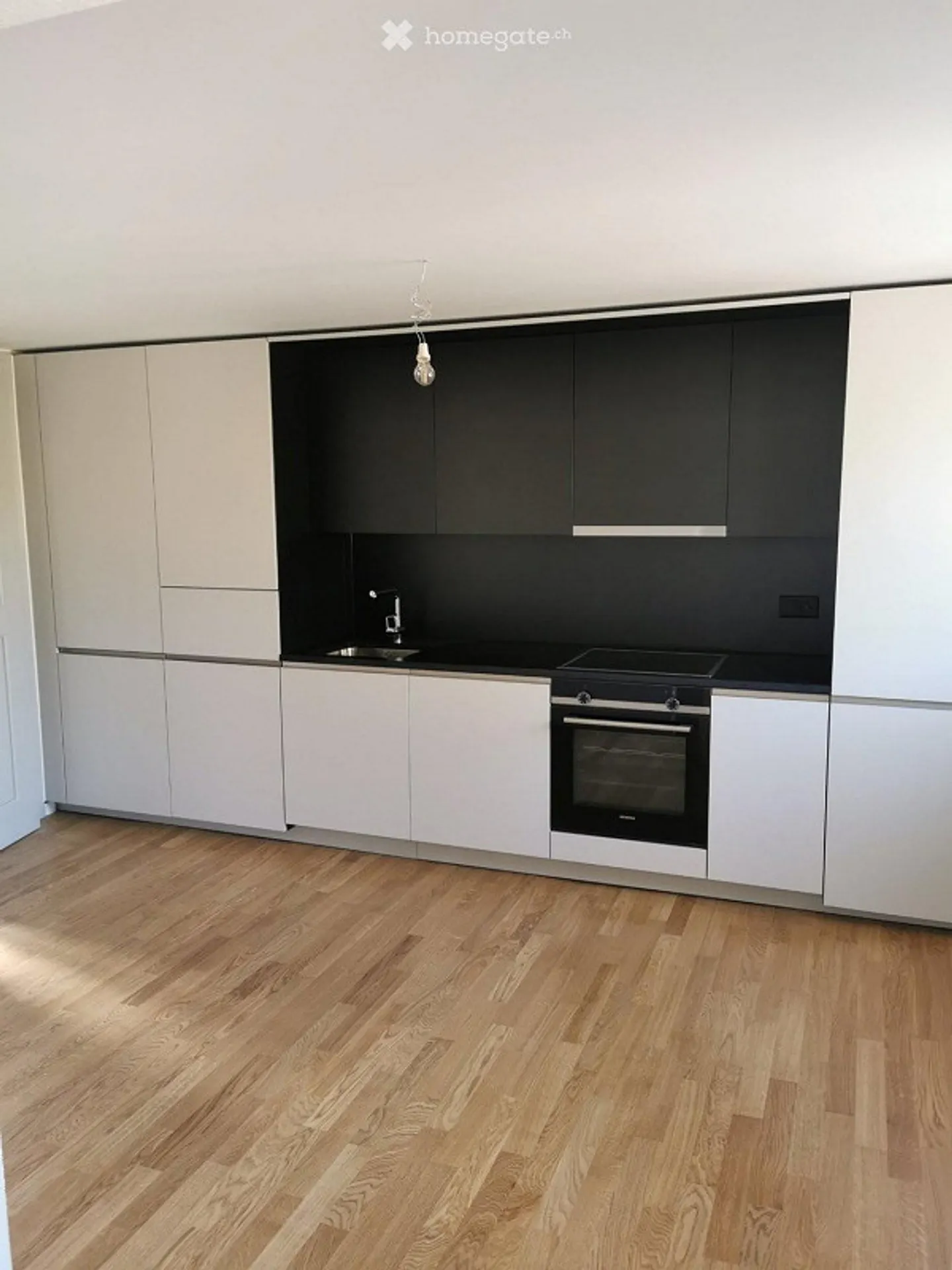 Studio rénové en centre-ville - Photo 2 sur 5