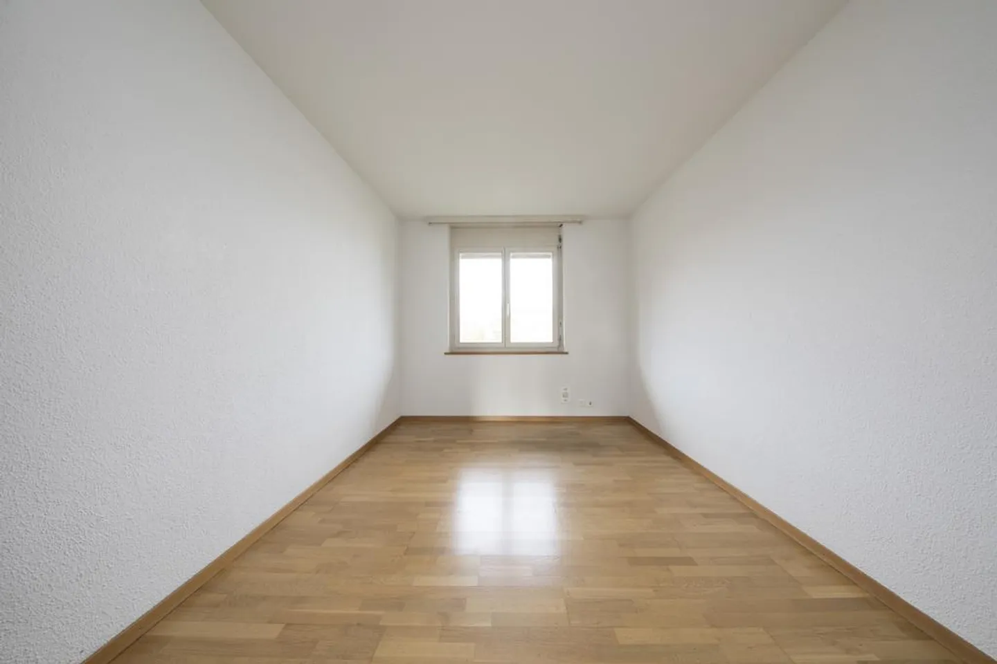 Ici, vous trouverez plus pour moins cher ! - Photo 7 sur 11