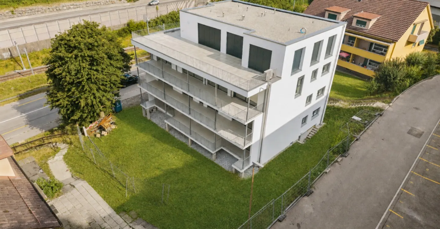 Magnifico appartamento di 3,5 stanze con spaziosa terrazza soleggiata - Foto 1 di 12