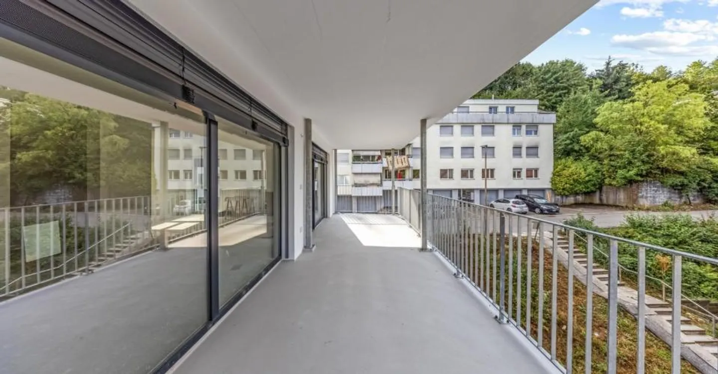 Magnifico appartamento di 3,5 stanze con spaziosa terrazza soleggiata - Foto 11 di 12