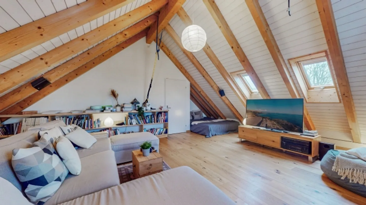 SPAZIO ABITATIVO MODERNO SOTTO IL TETTO CON 2 PIANI E TERRAZZA - Foto 4 di 8