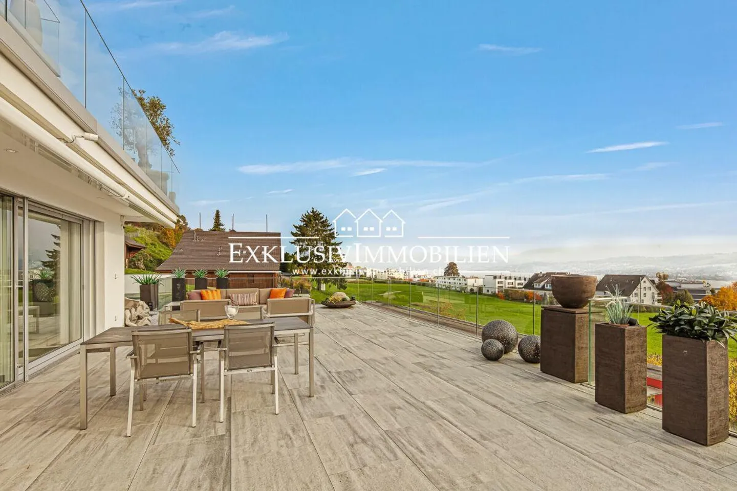 Comfort abitativo di altissima classe - Una posizione privilegiata con vista sul lago e sulle montagne - Foto 1 di 7