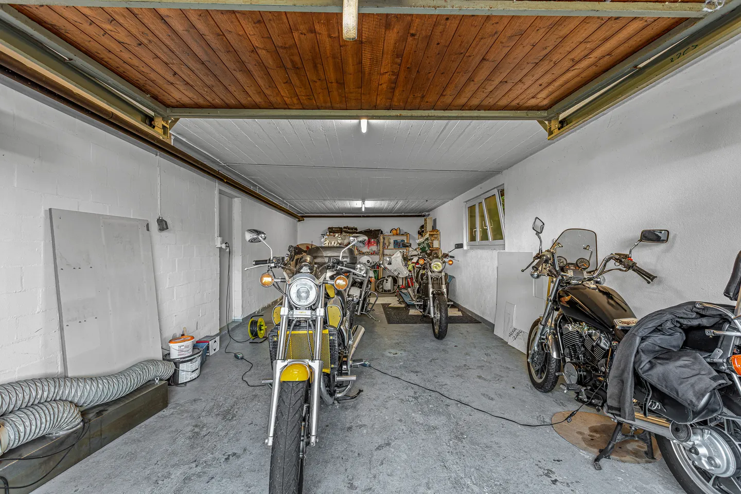 Idyllisches Mehrfamilienhaus mit grossem Grundstück - Foto 13 von 15