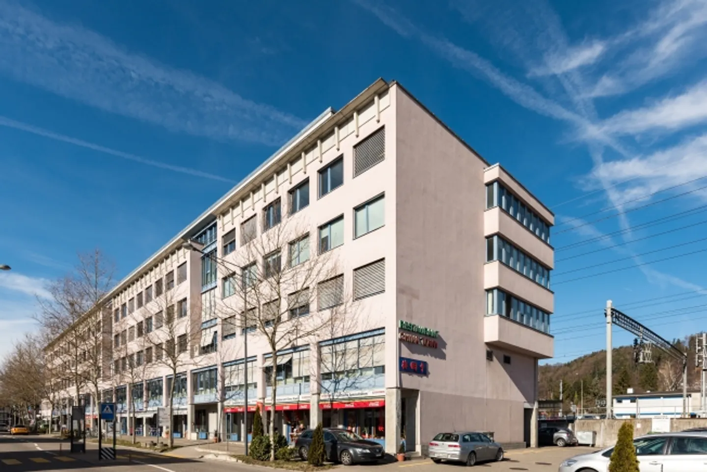 Bâtiment de bureaux représentatif à proximité immédiate de la gare - Photo 2 sur 2