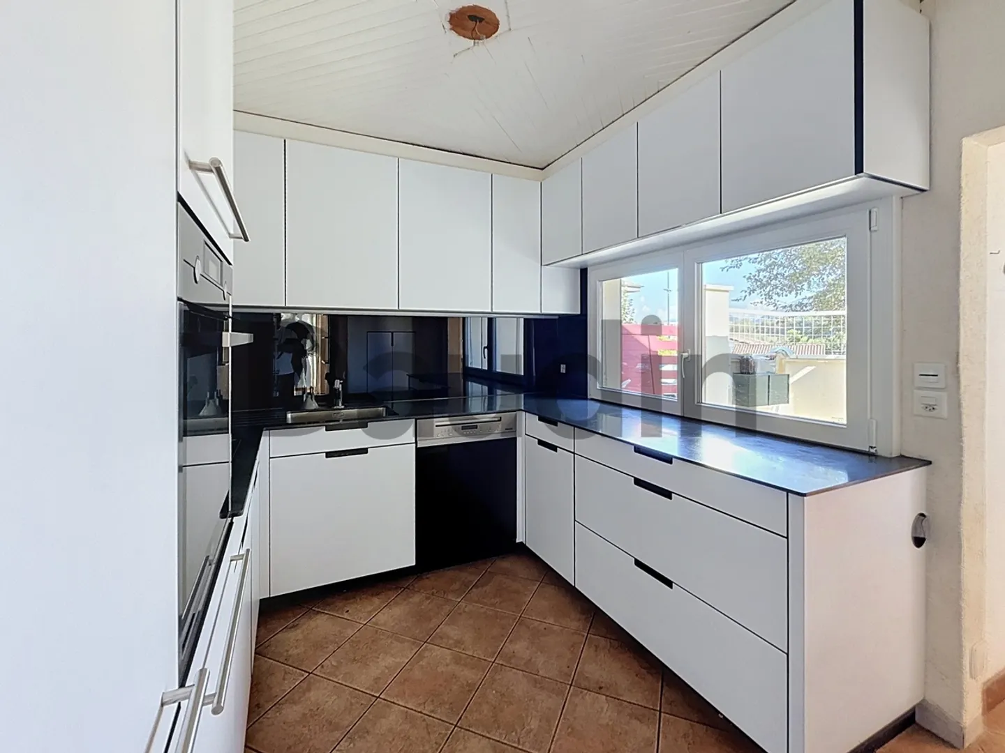 Charming Renovation Opportunity - Photo 4 of 10