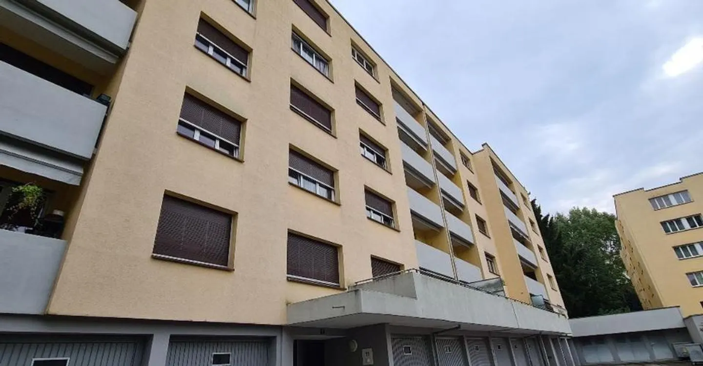 Appartement 5 pièces chaleureux - Photo 1 sur 8