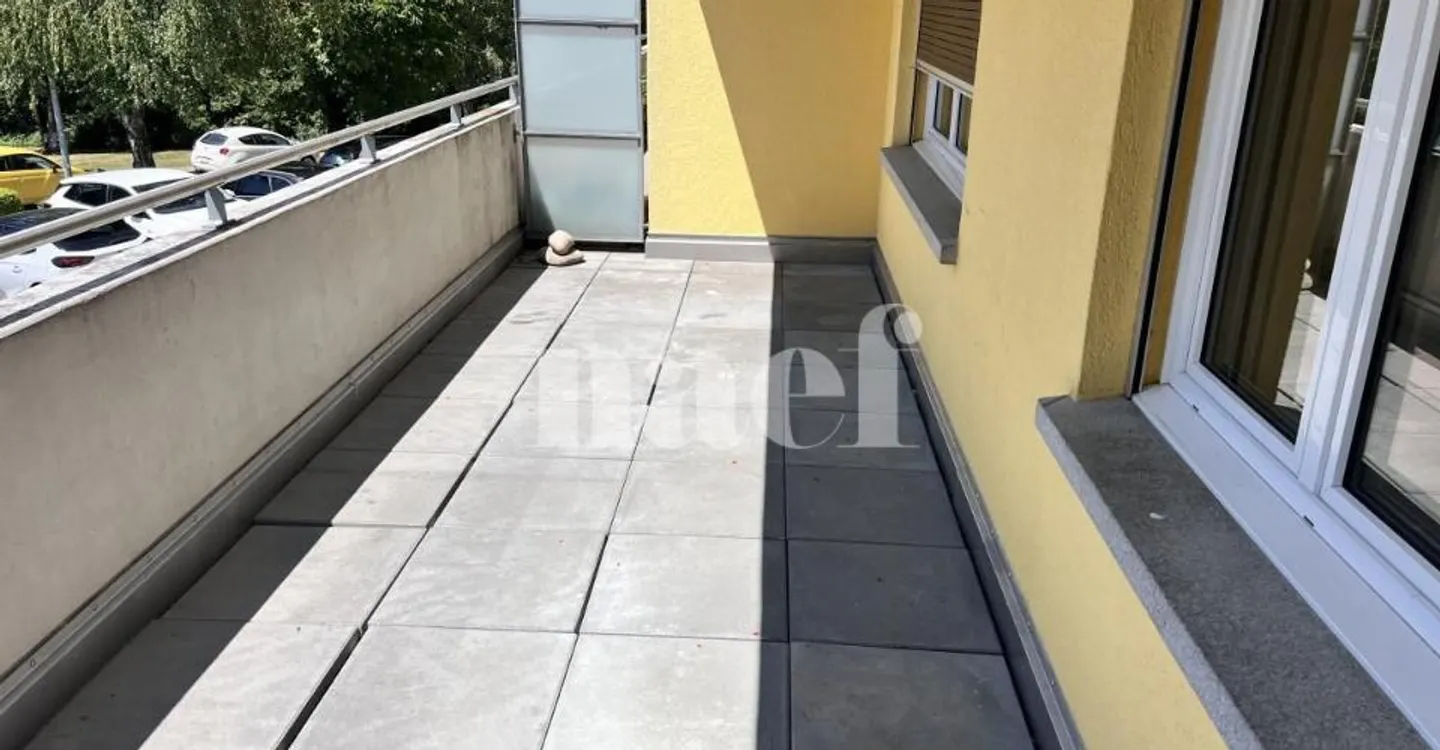 Appartement 5 pièces chaleureux - Photo 2 sur 8