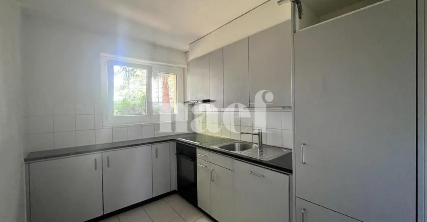 Appartement 5 pièces chaleureux - Photo 3 sur 8