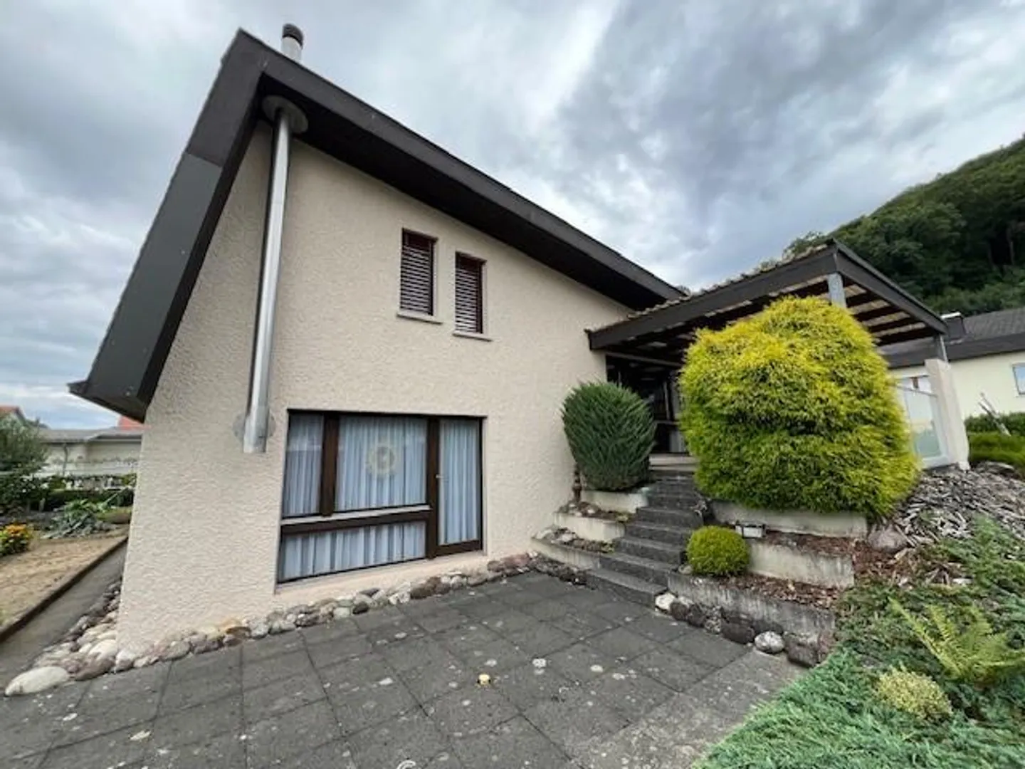 Ampia e tranquilla casa unifamiliare di 5,5 stanze con giardino - Foto 5 di 18