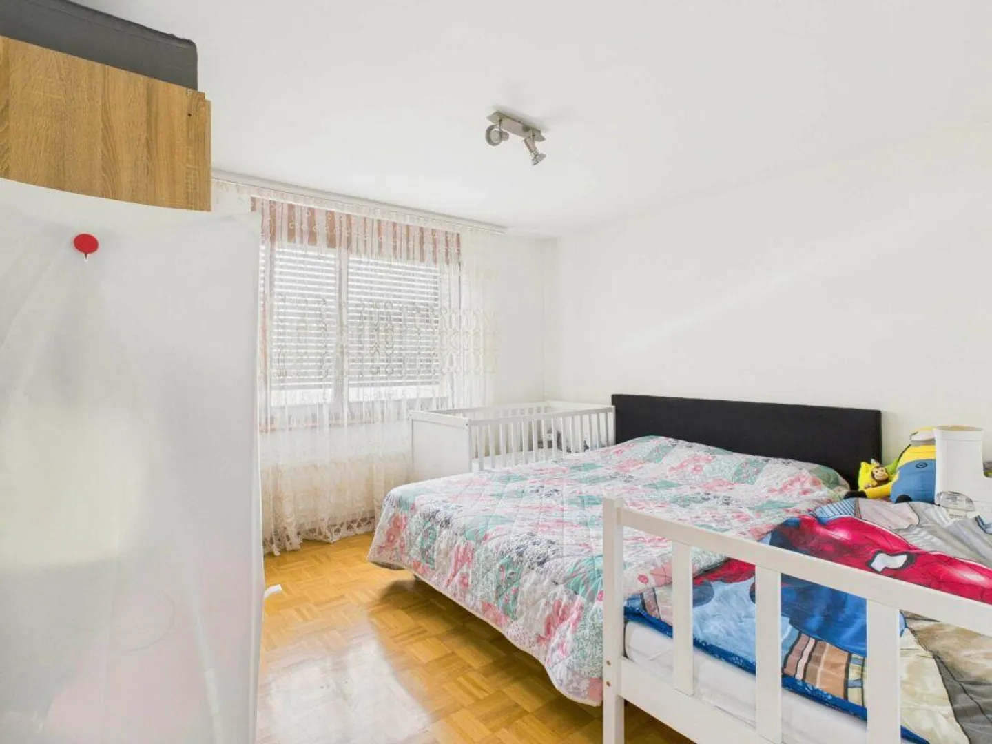 Ampio appartamento di 4,5 stanze con balcone - Foto 8 di 10