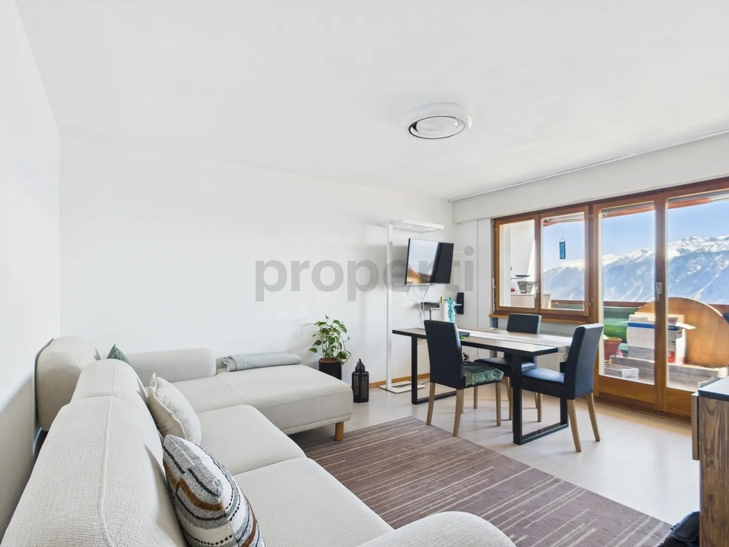 Appartement 3.5 Zimmer in Crans-Montana, nahe Seilbahn und mit außergewöhnlicher Aussicht - Photo 1 sur 8