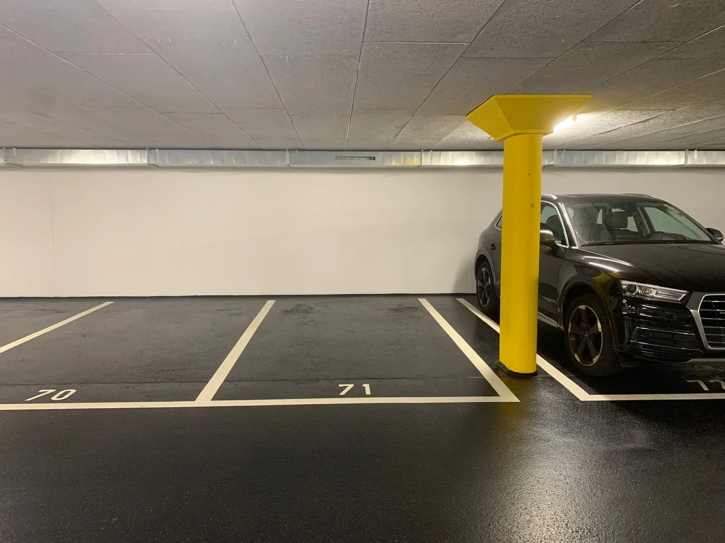 Une place de parking dans le garage souterrain à louer ! Profitez de cette opportunité ! - Photo 2 sur 2