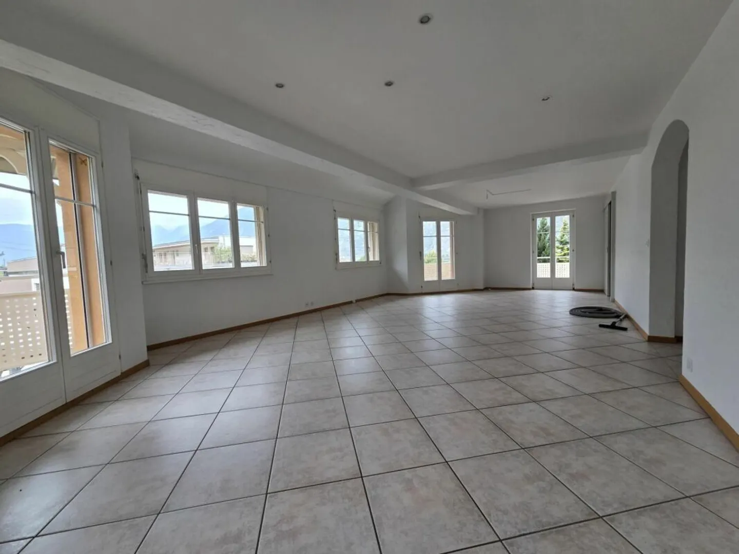 Geräumige Duplexwohnung in Saxon - Foto 3 von 11