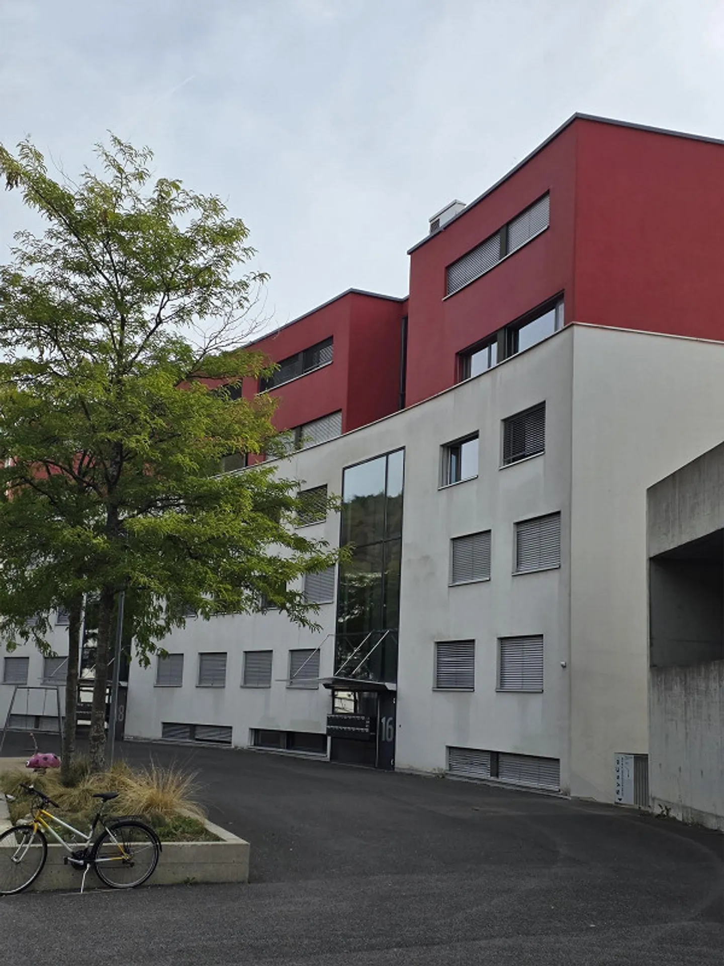 4.5 rooms close to Neuchatel train station - Photo 8 of 9