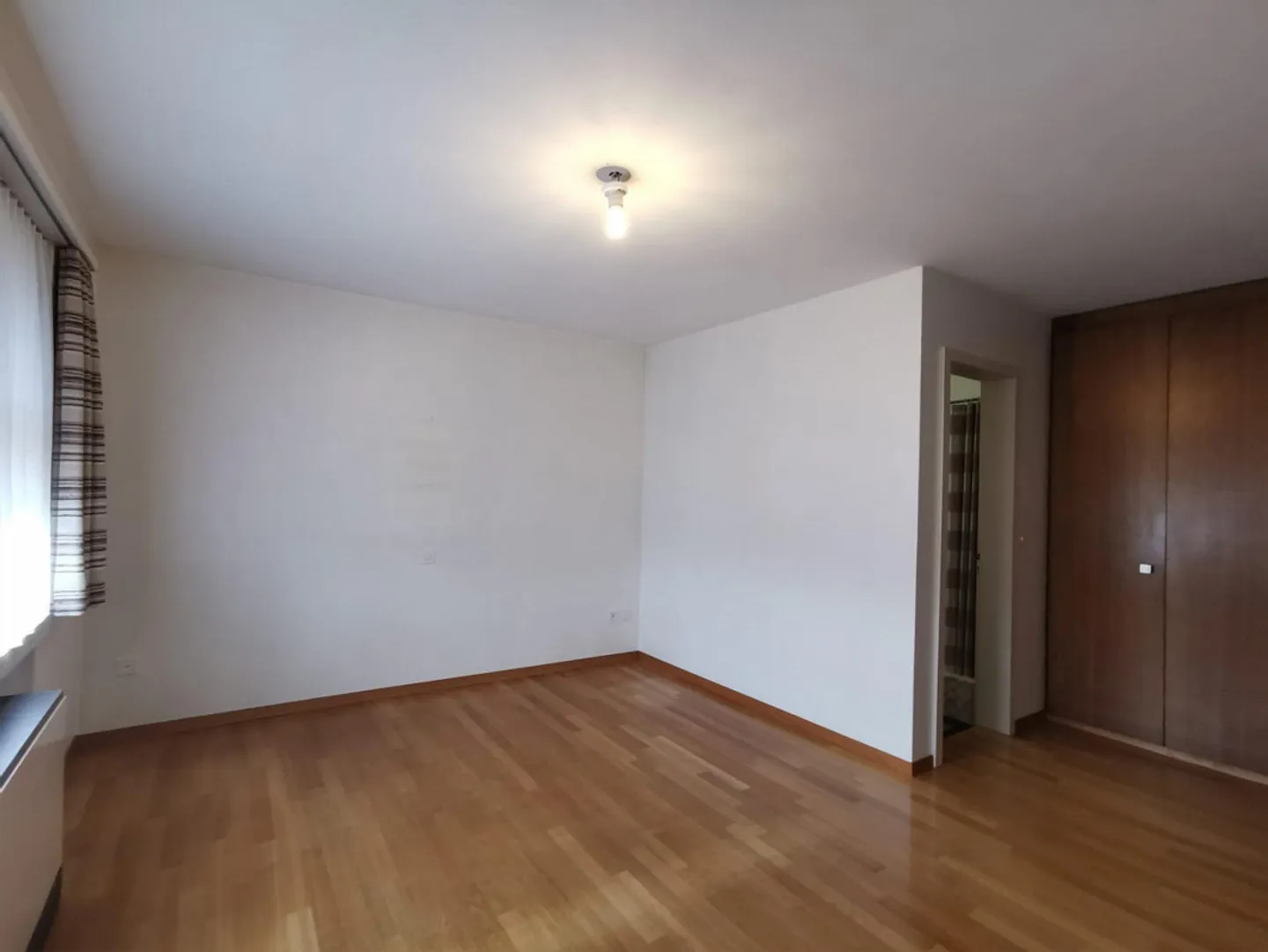 Ampia e tranquilla casa unifamiliare di 5,5 stanze con giardino - Foto 12 di 18