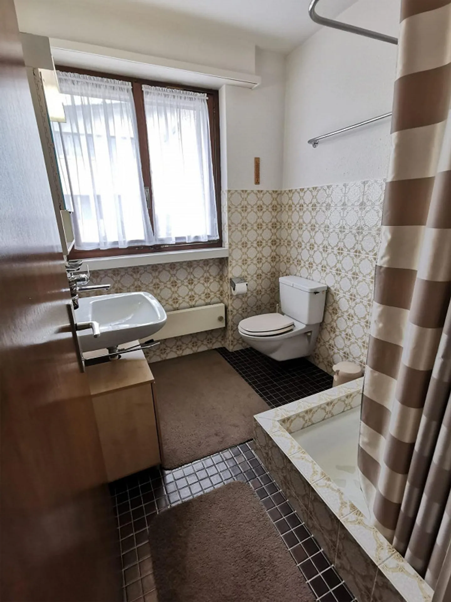 Ampia e tranquilla casa unifamiliare di 5,5 stanze con giardino - Foto 13 di 18