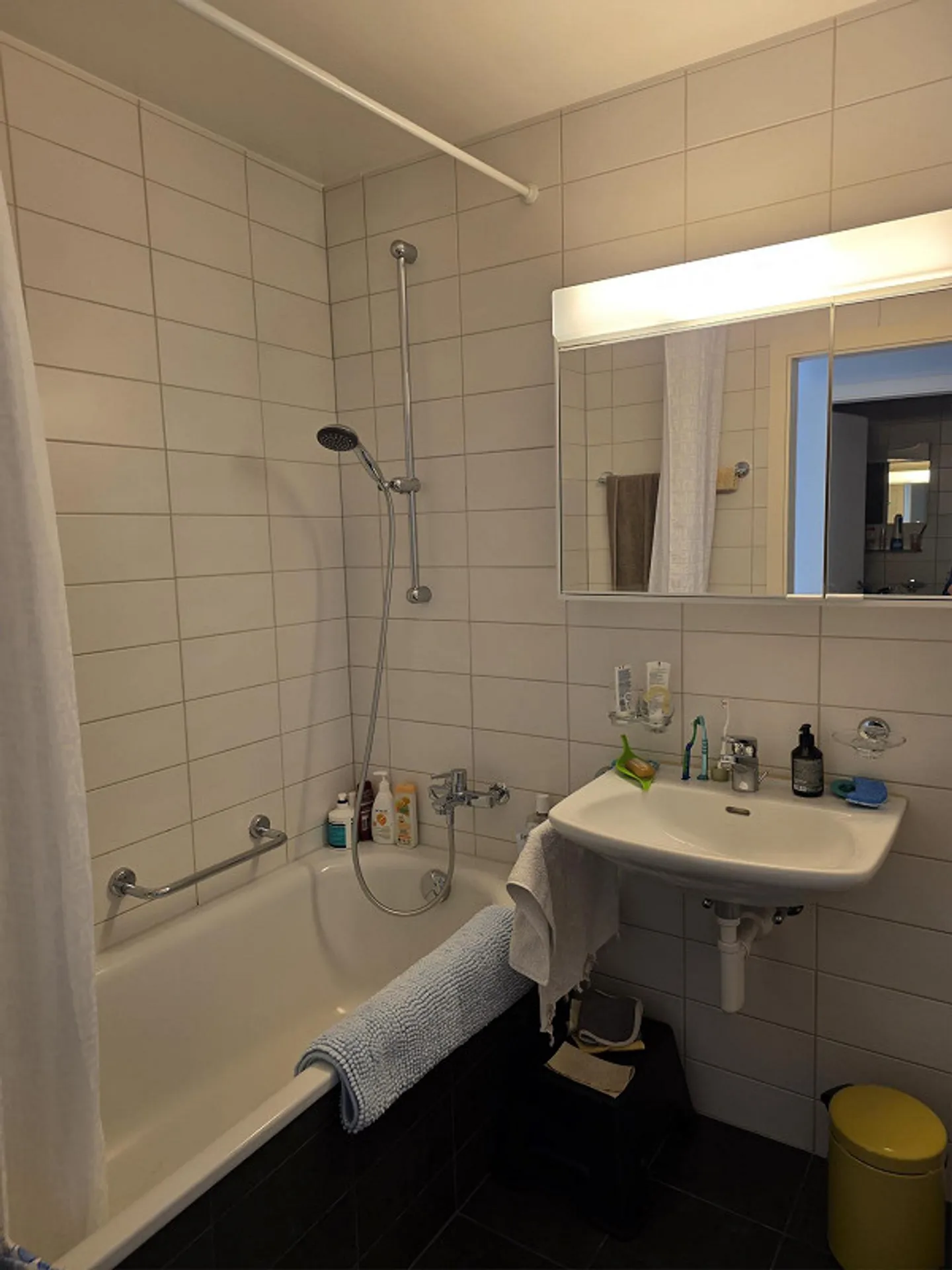 4.5 rooms close to Neuchatel train station - Photo 5 of 9