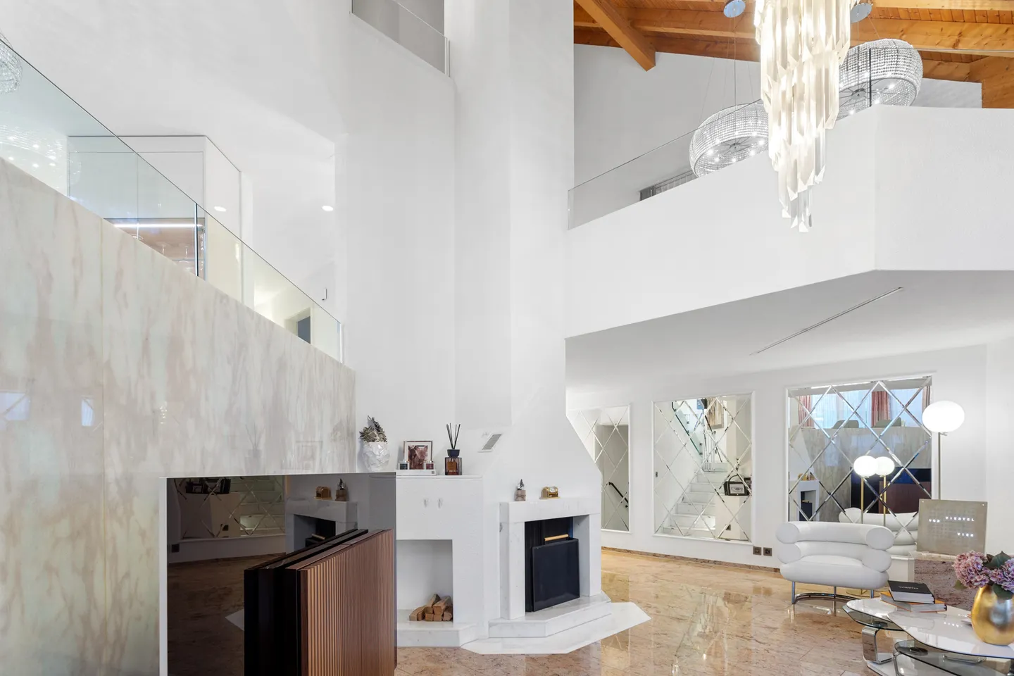 Dove l'esclusività incontra la qualità della vita: casa di 6,5 stanze in posizione privilegiata - Foto 2 di 11