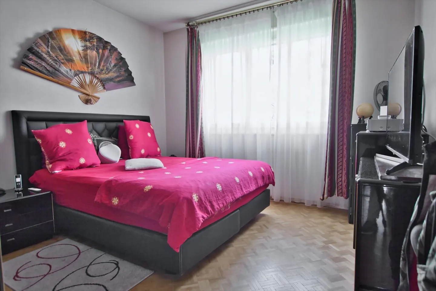 5 camere in una zona tranquilla a due passi dai servizi - Foto 3 di 4