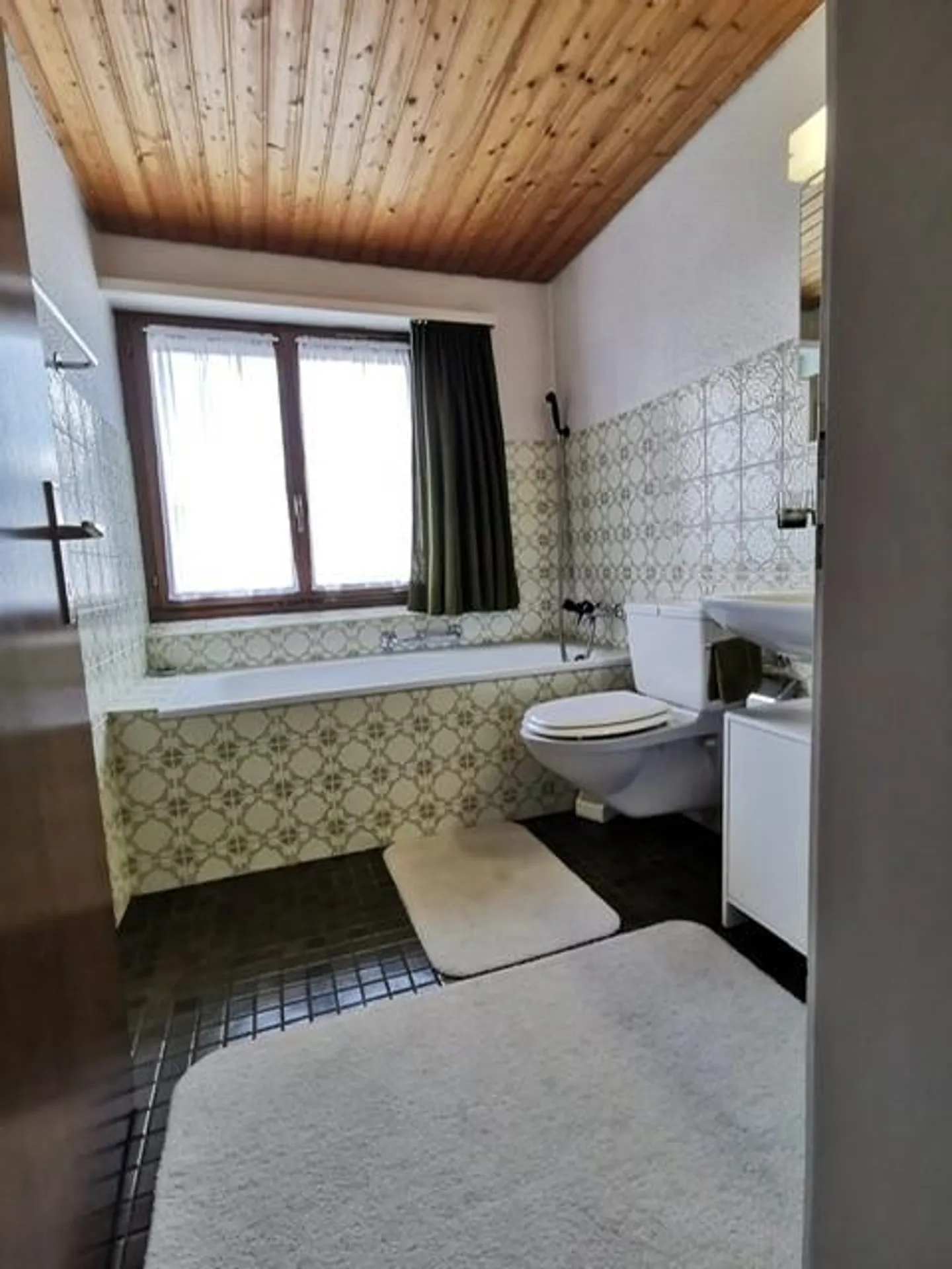 Ampia e tranquilla casa unifamiliare di 5,5 stanze con giardino - Foto 16 di 18