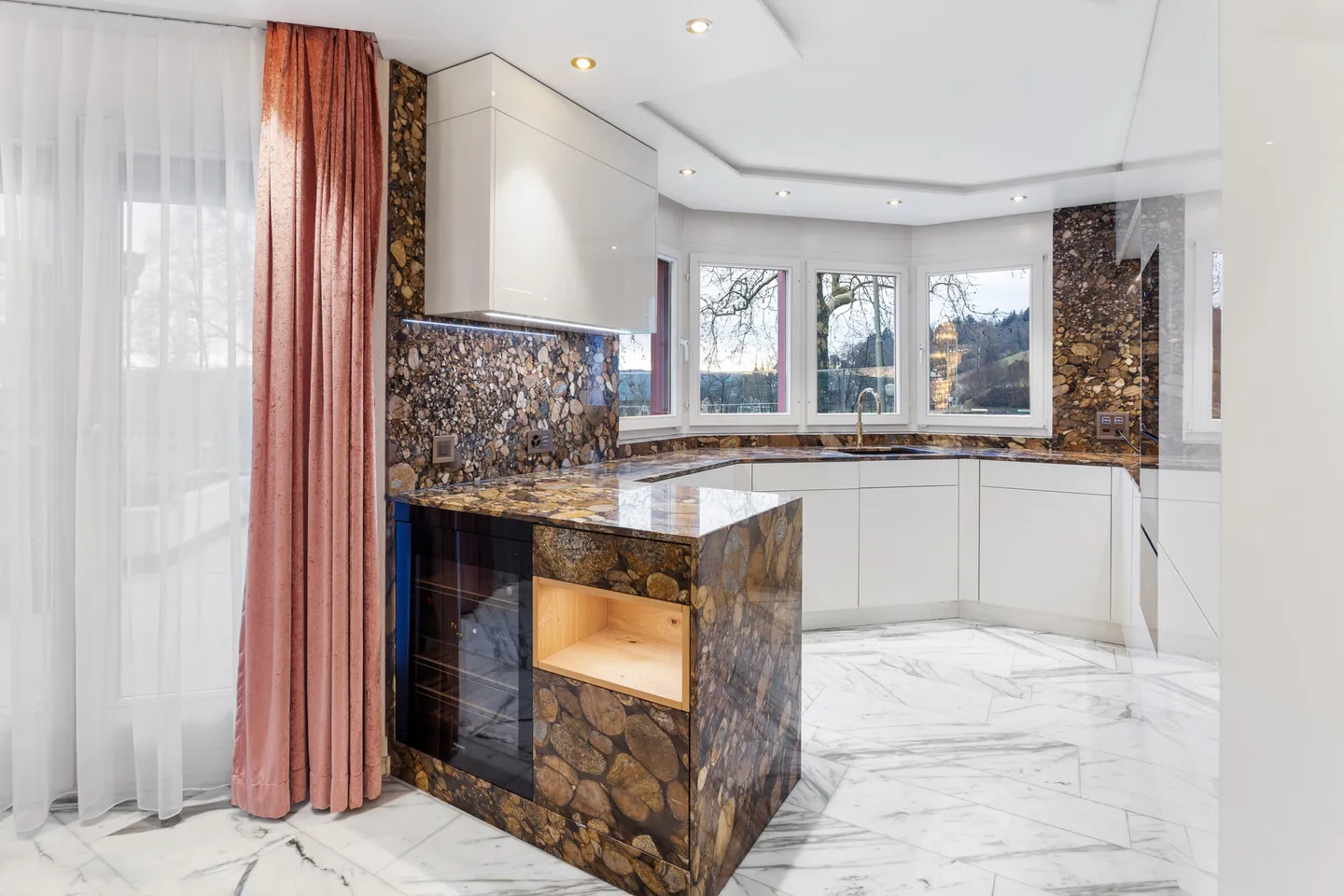 Dove l'esclusività incontra la qualità della vita: casa di 6,5 stanze in posizione privilegiata - Foto 4 di 11