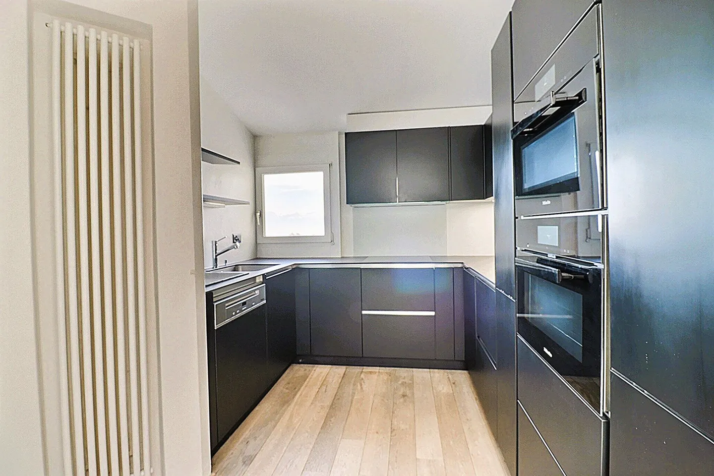 Bellissimo appartamento di 3,5 stanze con vista panoramica sul lago - Foto 4 di 7