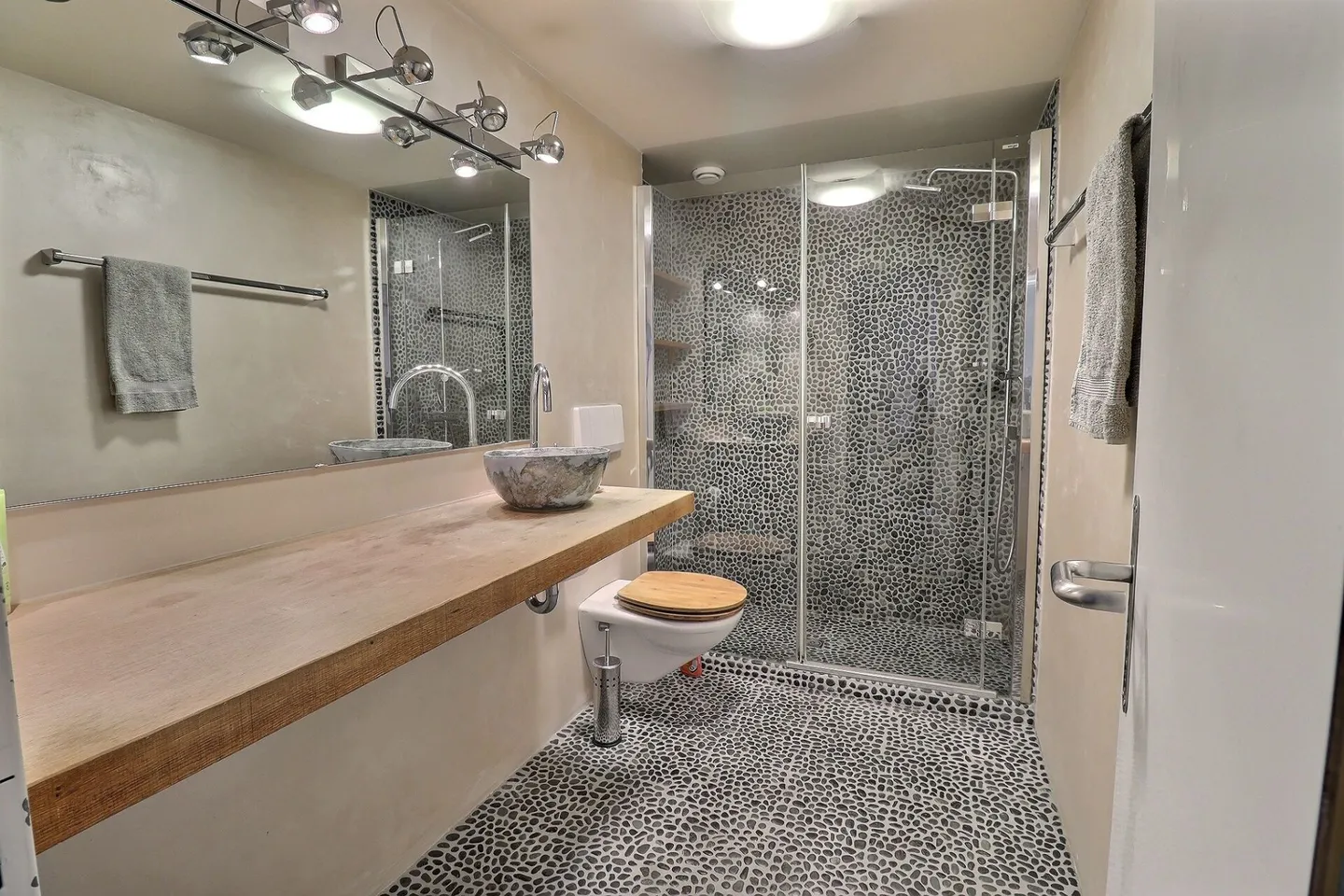 Bellissimo appartamento di 3,5 stanze con vista panoramica sul lago - Foto 5 di 7