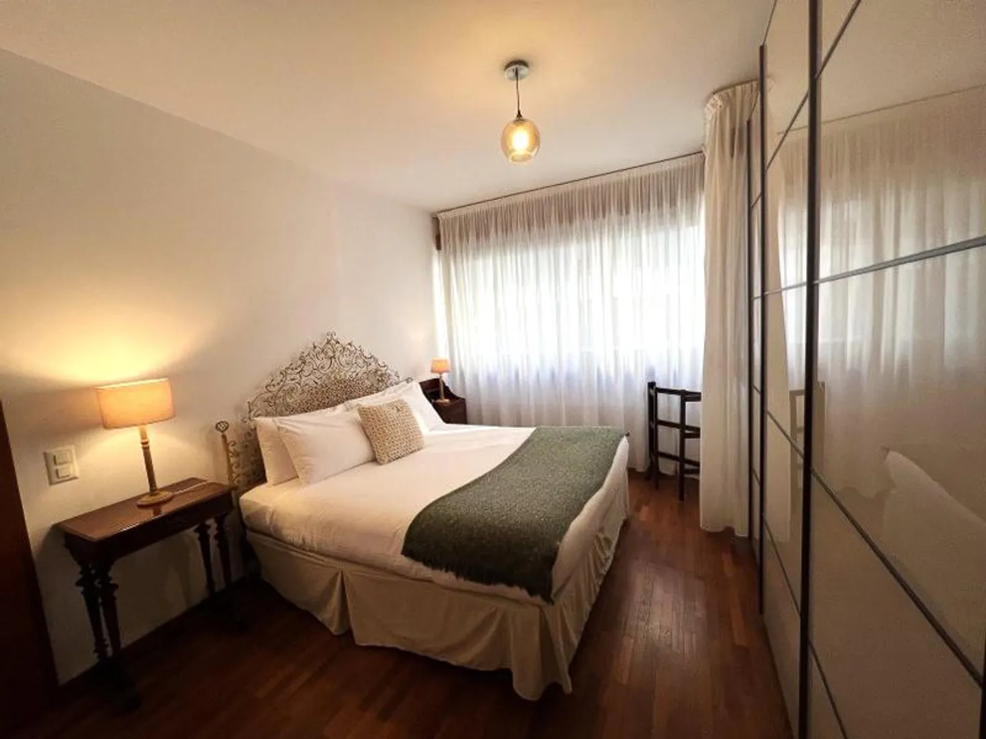 ELEGANTE MÖBLIERTE 4,5-ZIMMER-WOHNUNG MIT TERRASSEN UND AUSSICHT... - Foto 10 von 13