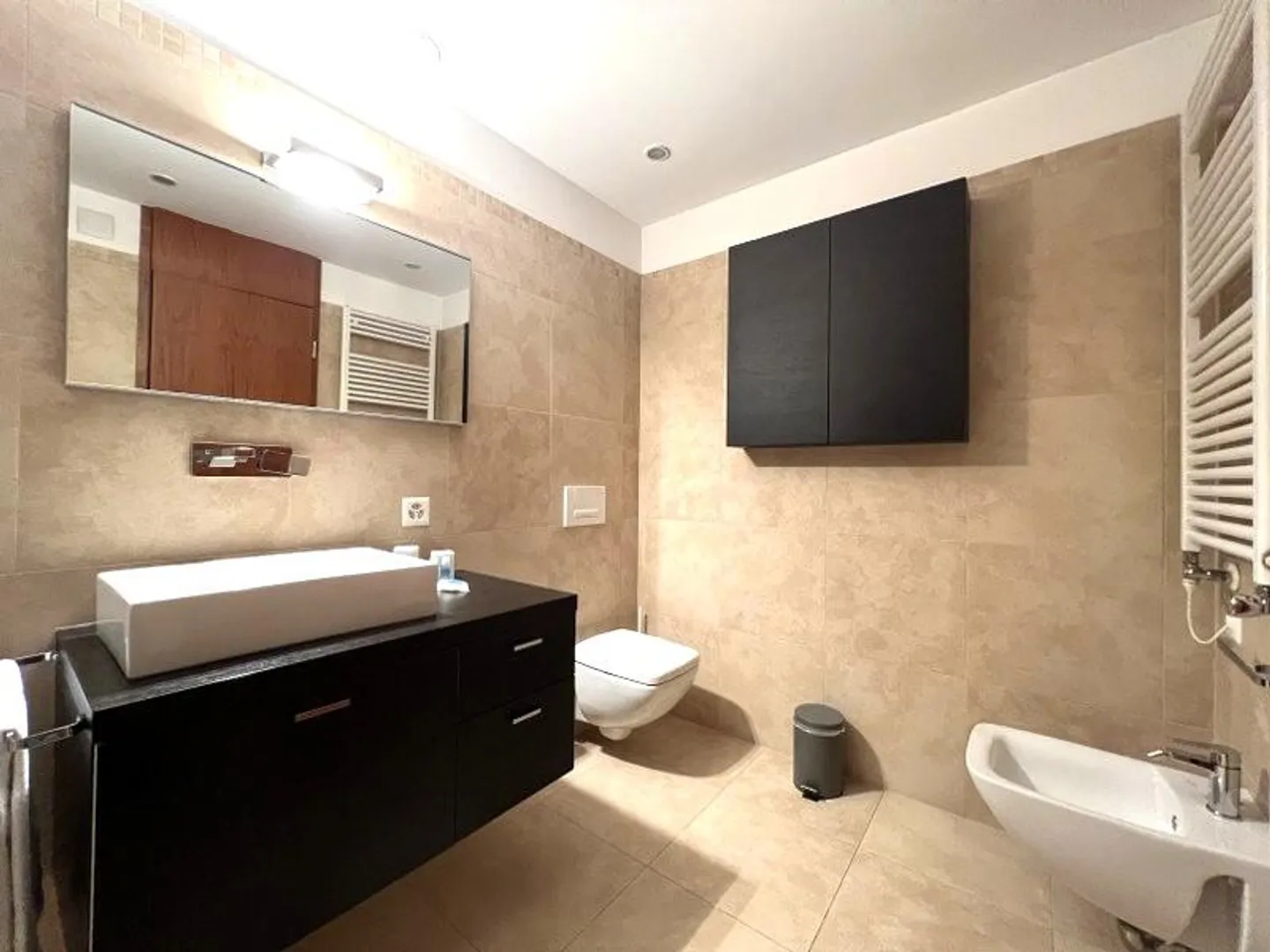ELEGANTE MÖBLIERTE 4,5-ZIMMER-WOHNUNG MIT TERRASSEN UND AUSSICHT... - Foto 11 von 13
