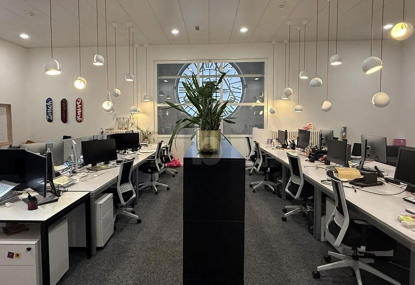 Espace de Bureau Lumineux - Photo 2 sur 6