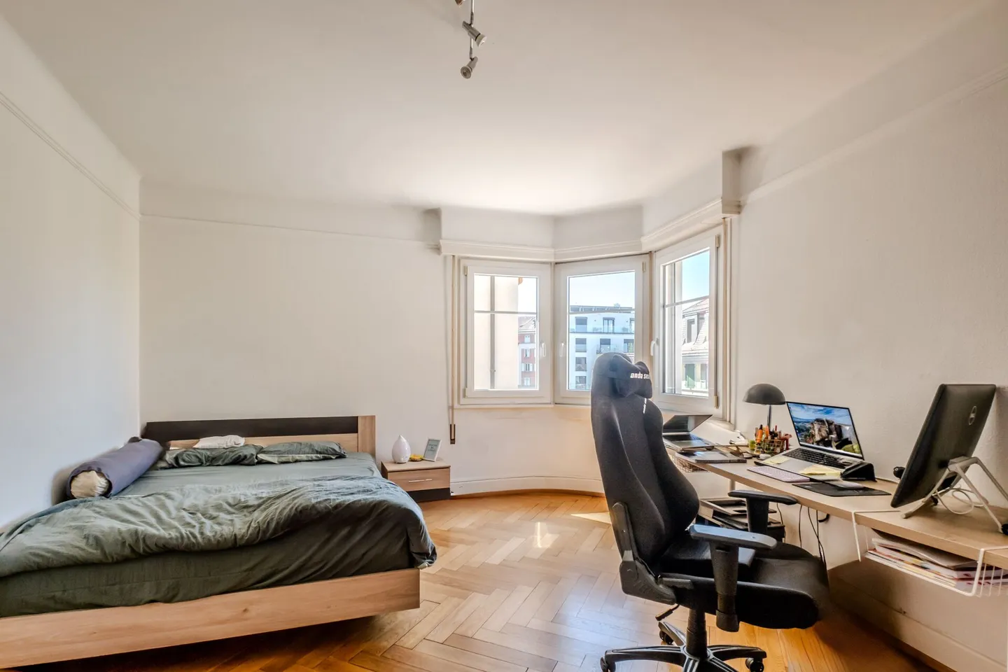 Appartement spacieux avec balcon - Photo 3 sur 12