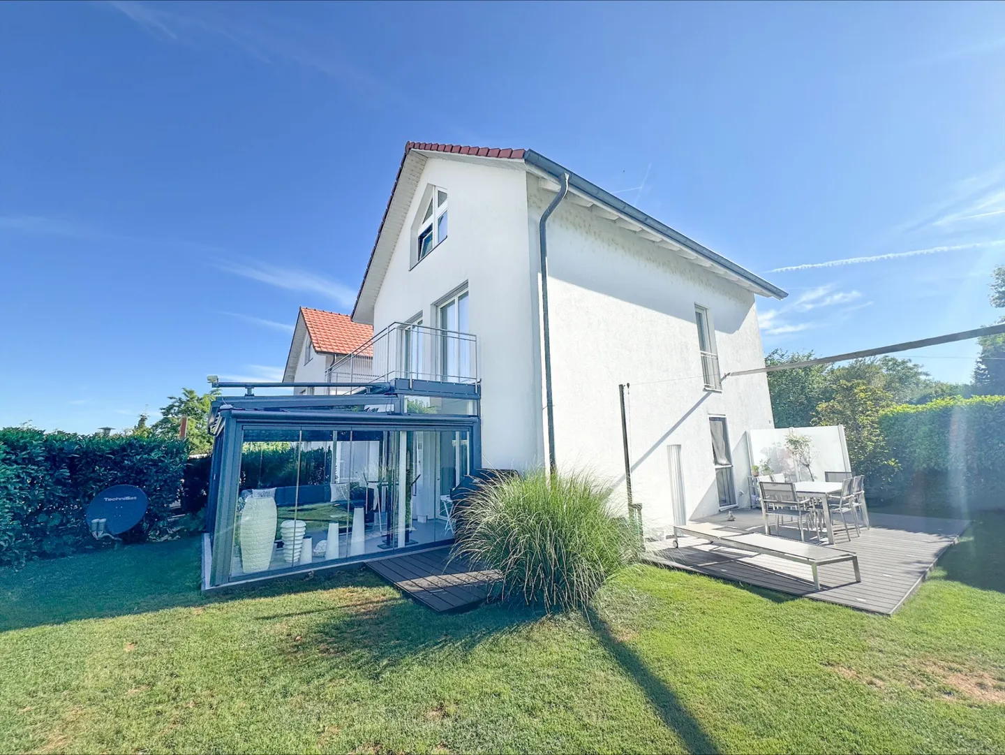 Vivere con eleganza in una casa unifamiliare di 6 stanze a Bättwil - Foto 1 di 18