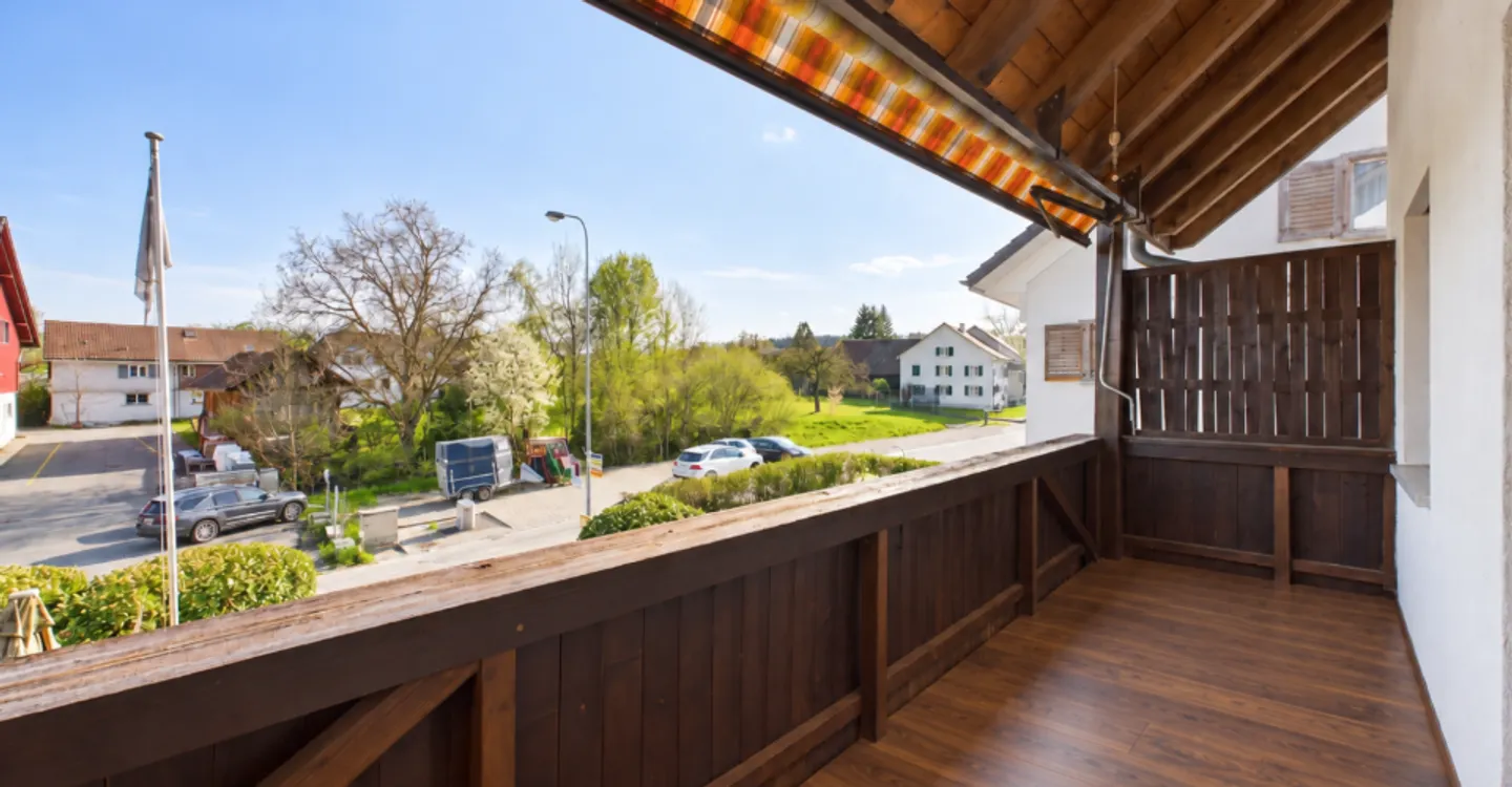 Spacious living on two levels with fireplace, winter garden and plenty of privacy - Photo 8 of 12