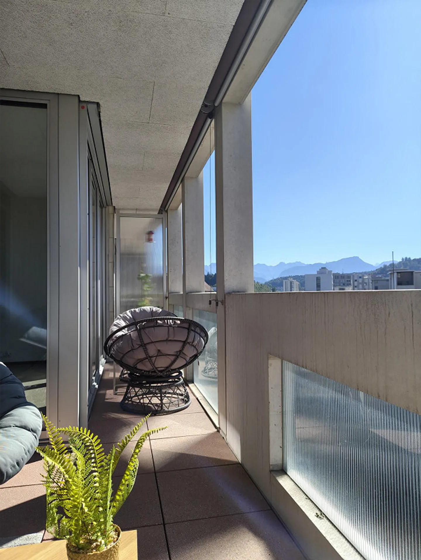 Moderne 3.5-Zimmer-Wohnung mit Loggia - Foto 11 von 23