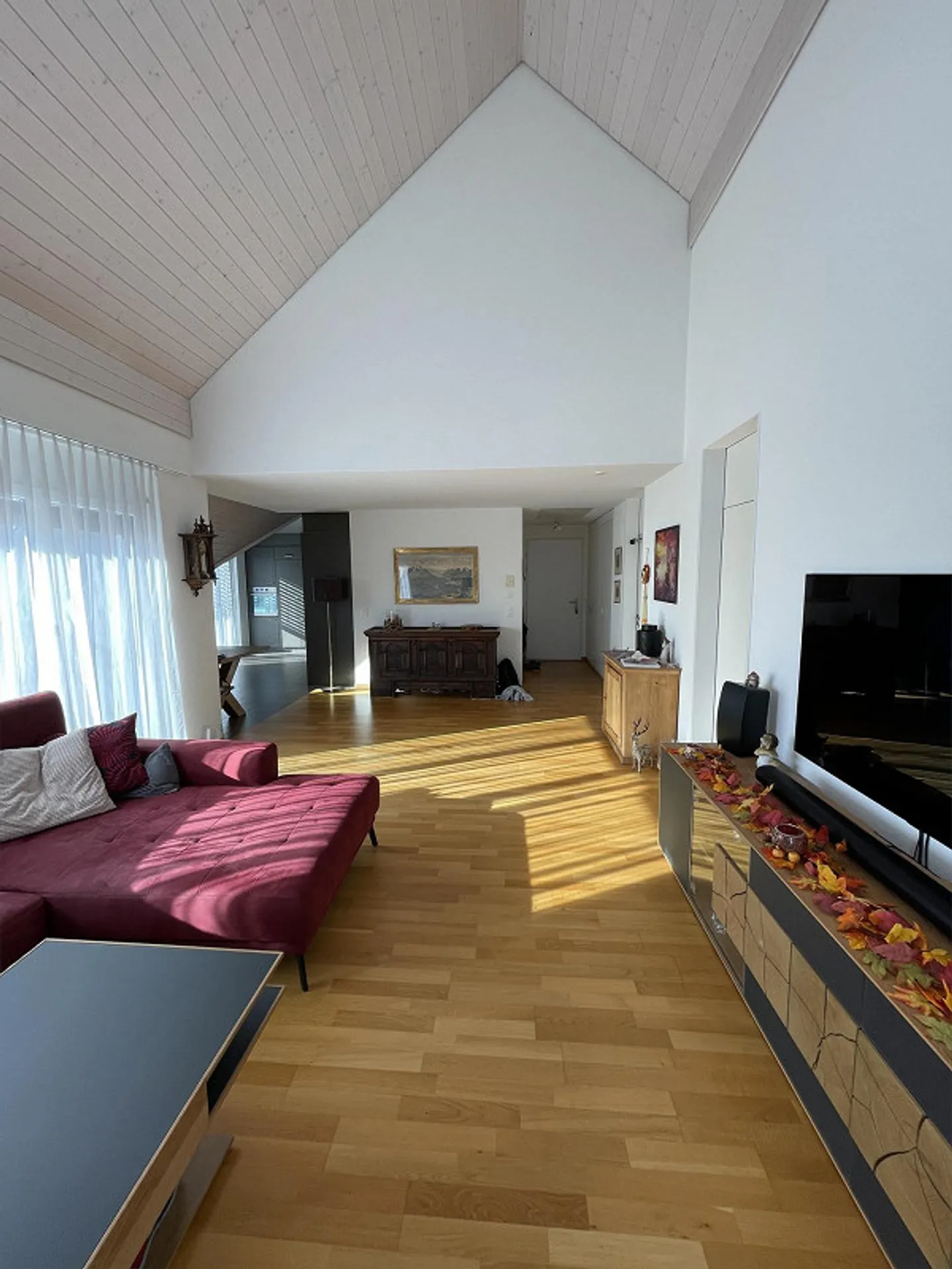 Charmante 3.5 Zimmer-Dachwohnung an ruhiger Lage - Foto 1 von 11