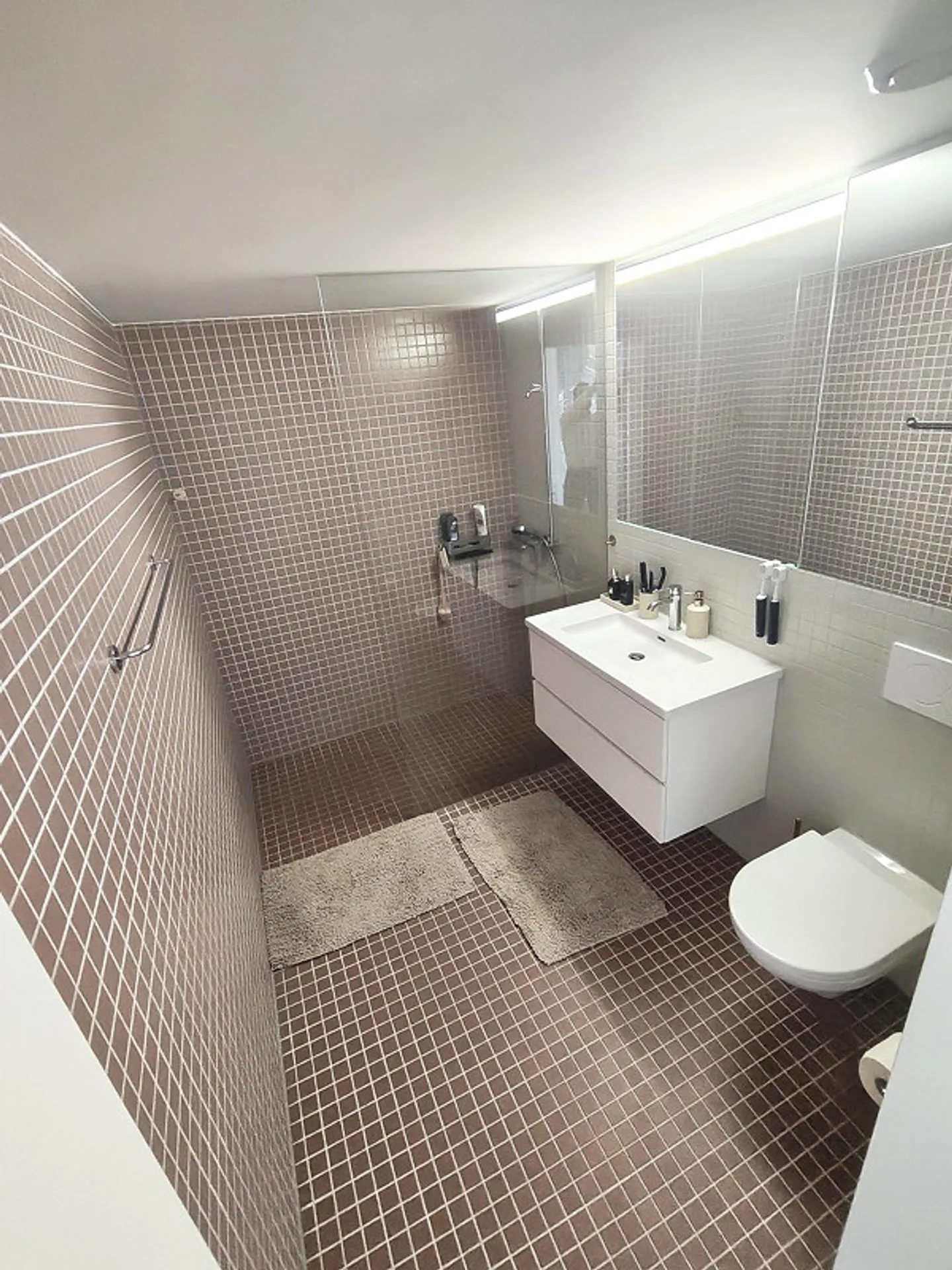 Moderne 3.5-Zimmer-Wohnung mit Loggia - Foto 23 von 23