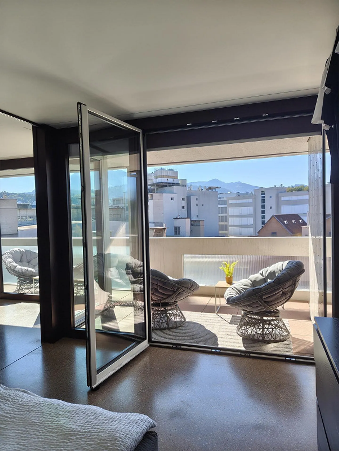 Moderne 3.5-Zimmer-Wohnung mit Loggia - Foto 21 von 23