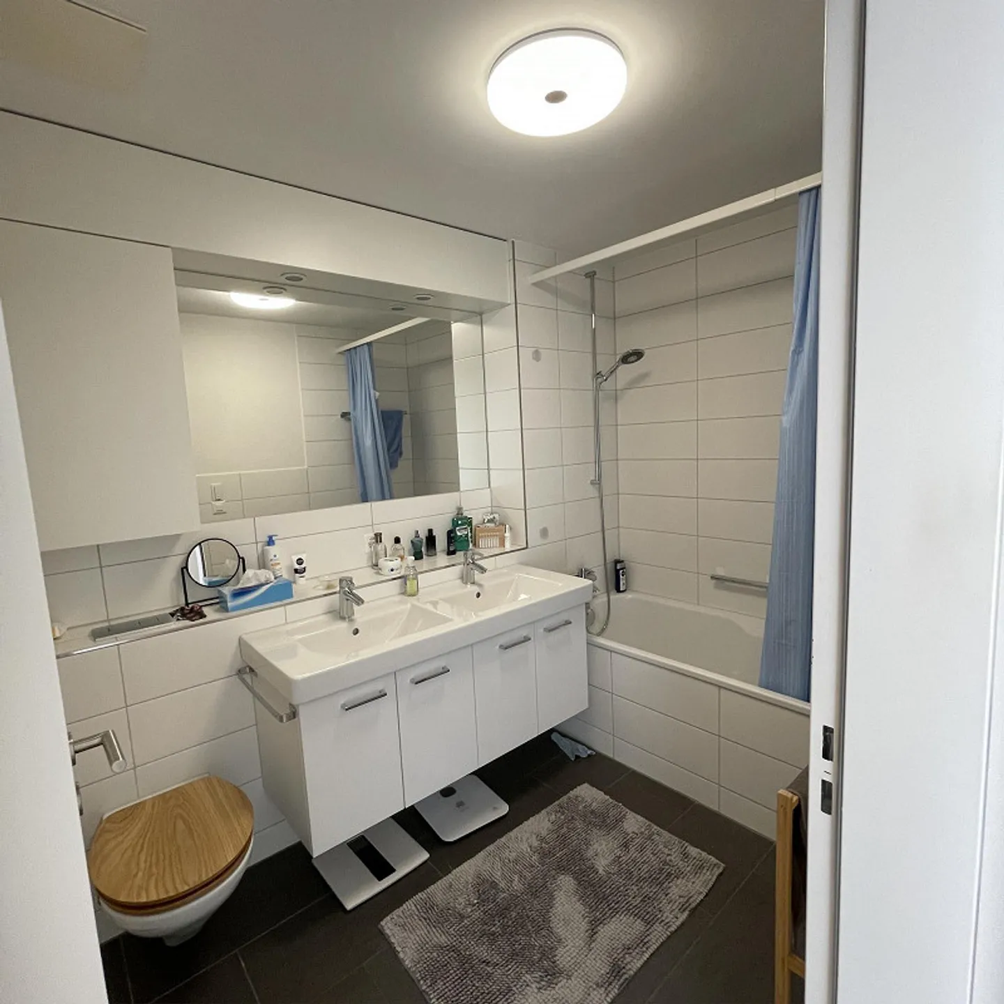 Charmante 3.5 Zimmer-Dachwohnung an ruhiger Lage - Foto 8 von 11