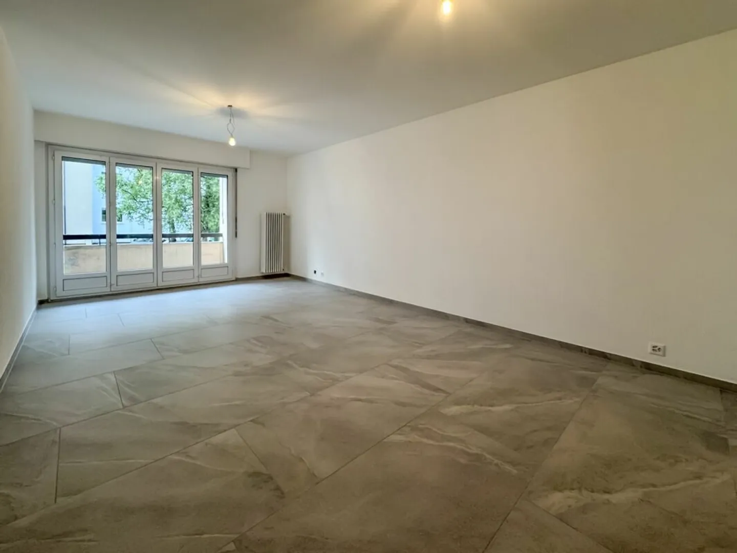 Wohnung mit 4,5 Zimmern, renoviertem Balkon und vermietet - Foto 5 von 18