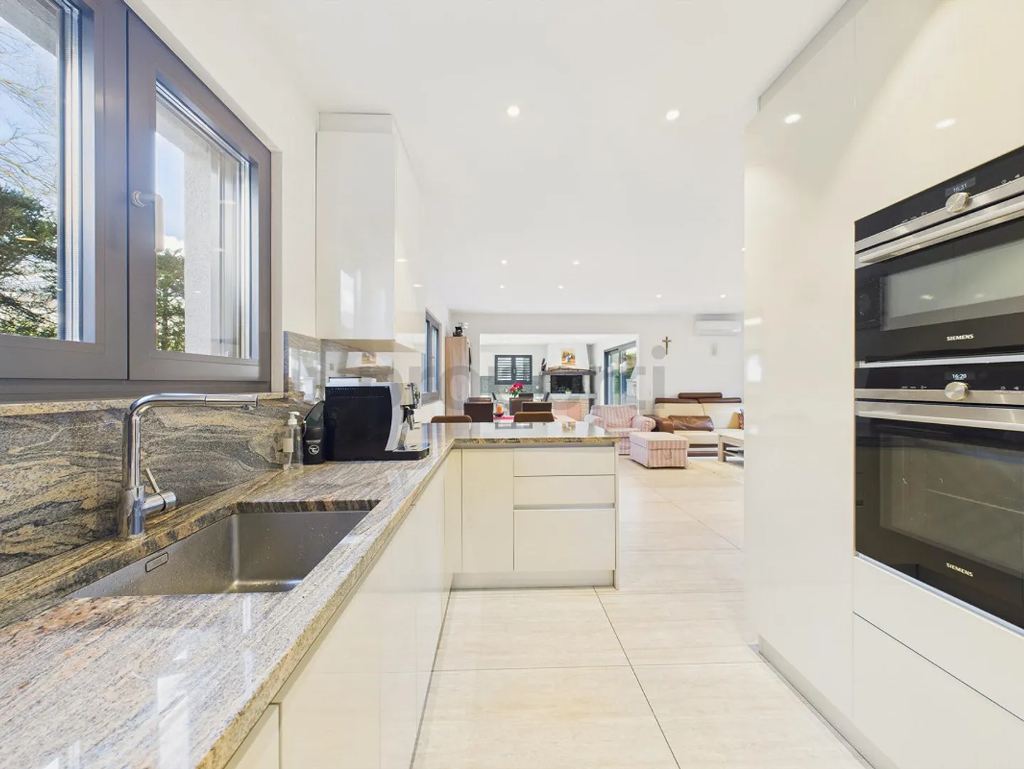 Modern independent house with 8 rooms and ample parking, Cadempino - Photo 6 of 16