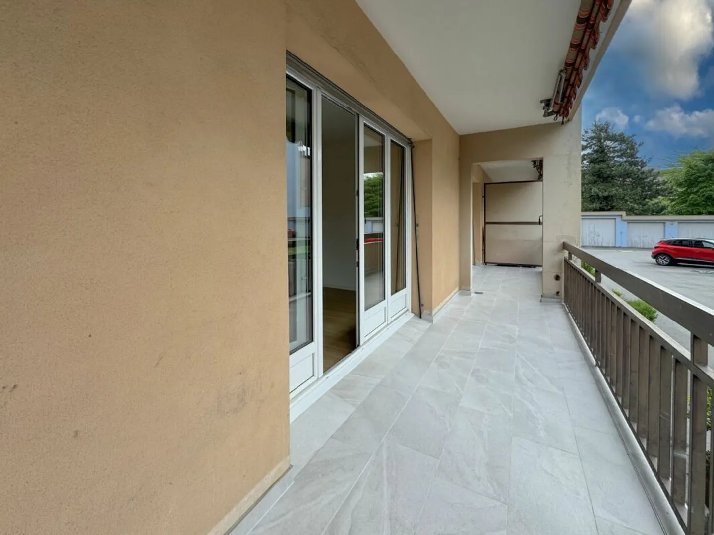 Wohnung mit 4,5 Zimmern, renoviertem Balkon und vermietet - Foto 15 von 18