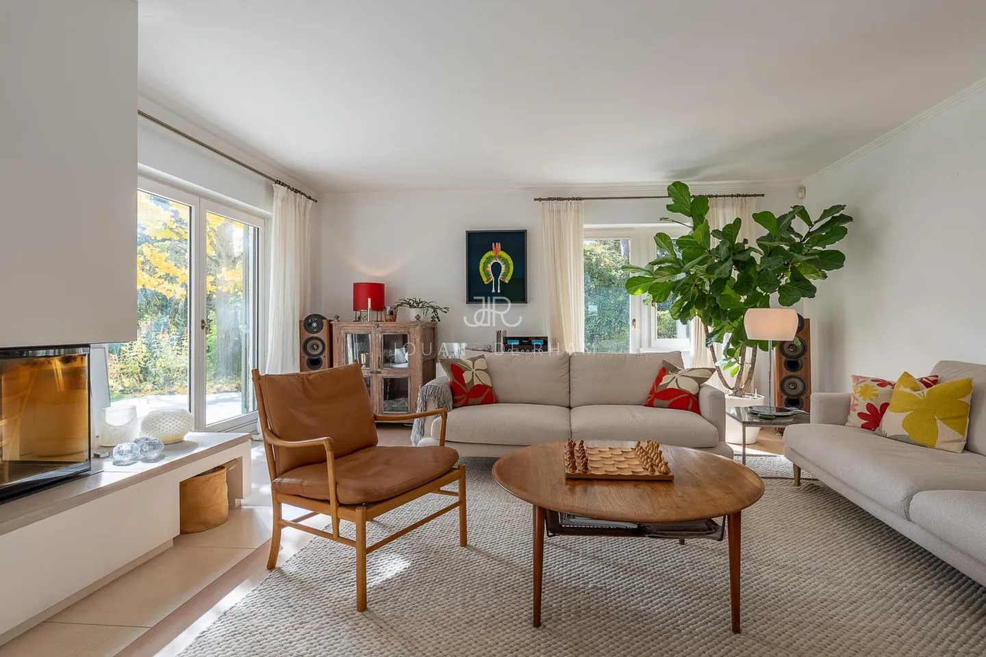 Magnificent Single-Family Home in a Gated Community - Photo 10 of 13