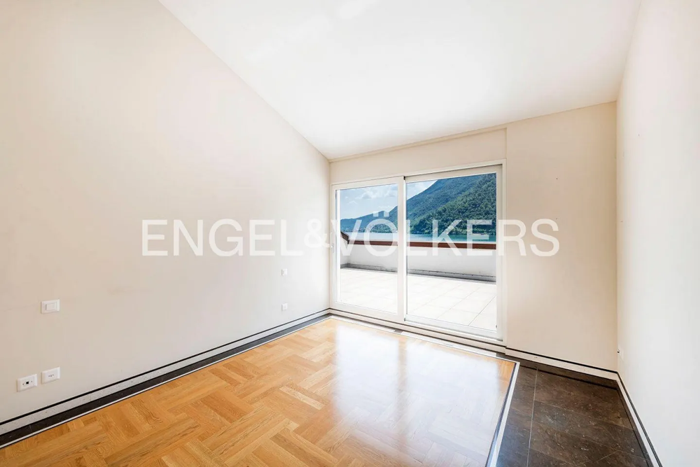 Une oasis de tranquillité avec vue sur le lac - Photo 5 sur 10