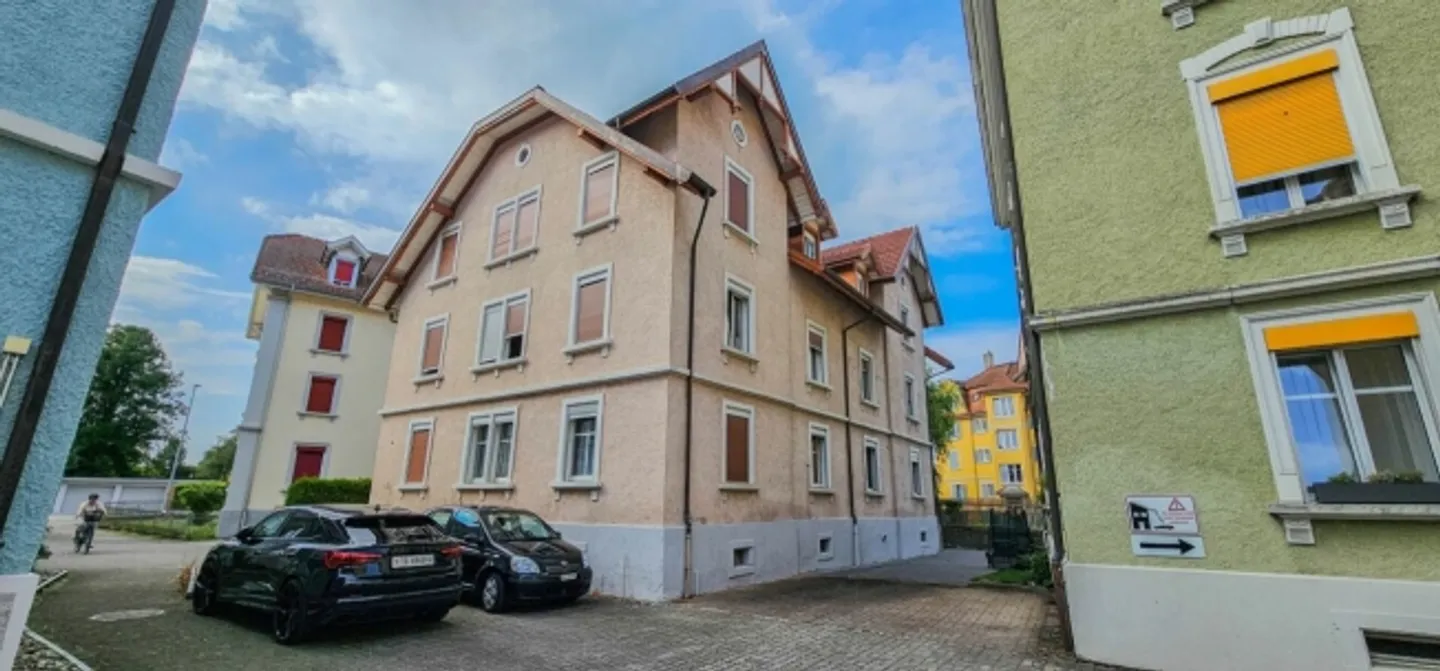 Affascinante casa plurifamiliare con 6 unità - Foto 3 di 12