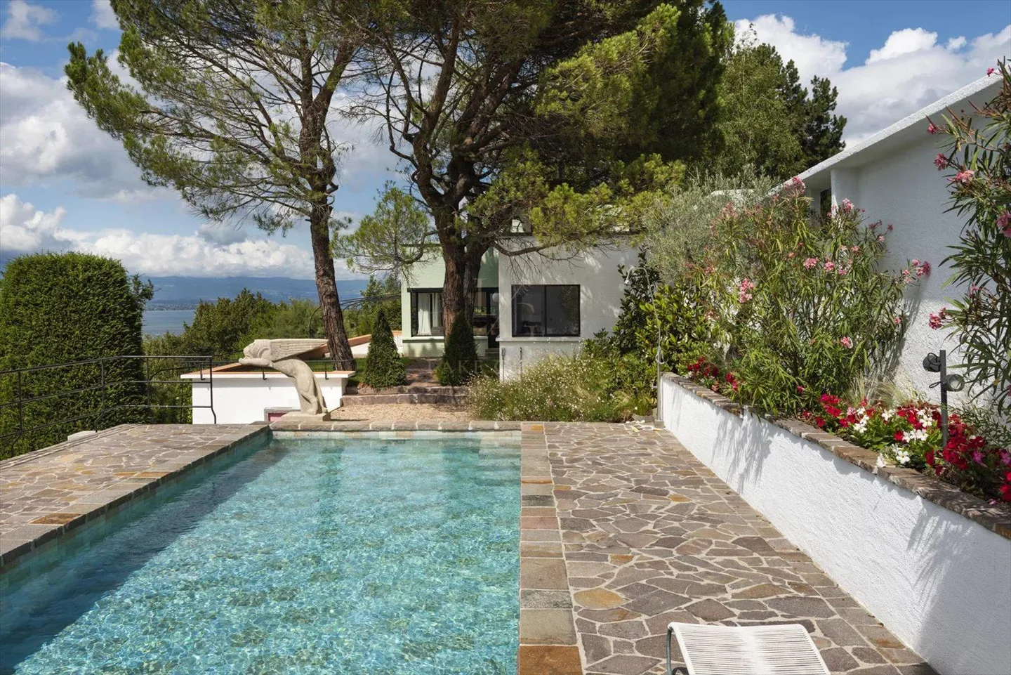 Hervorragende atypische Villa mit Blick auf den See - Foto 5 von 10