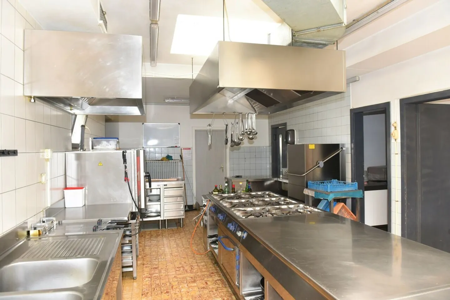 Hotel for sale - Photo 3 of 13