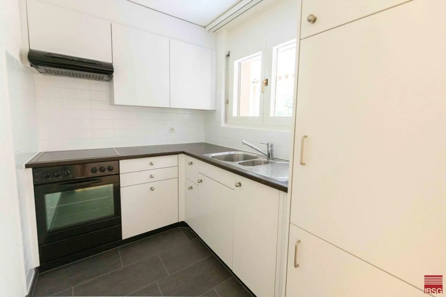 Bella appartamento singolo con grande balcone - Foto 1 di 9