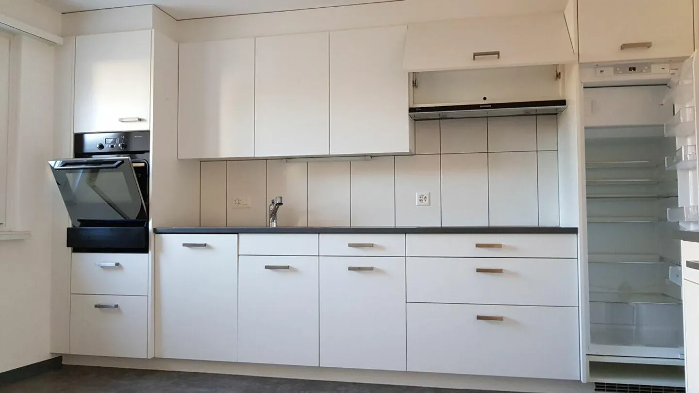 gepflegte 4-Zimmerwohnung an zentraler Lage zu vermieten - Foto 2 von 15