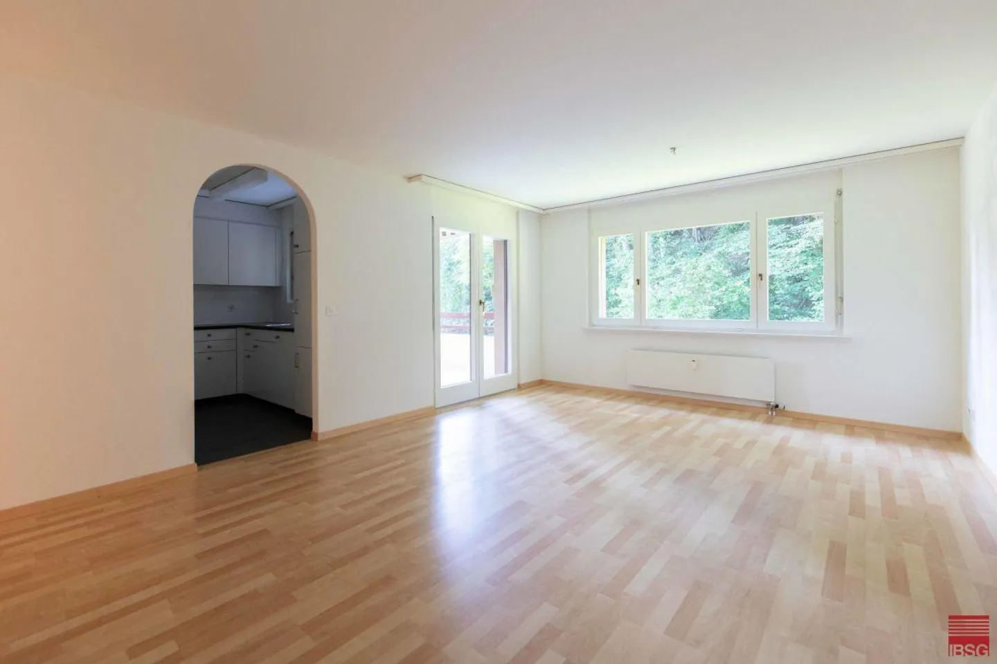 Bella appartamento singolo con grande balcone - Foto 4 di 9